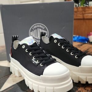 Palladium Revolt Lo TX Platform Sneakers BLACK/MARSHMELLOW WOMENS NEW With Box🔥